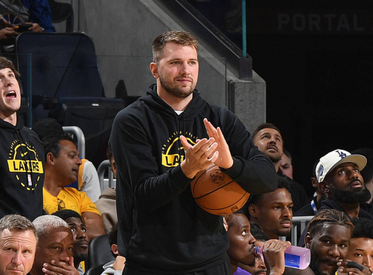 开云足球直播-土耳其男篮绝地反击凯尔特人，艾顿送出助攻的简单介绍