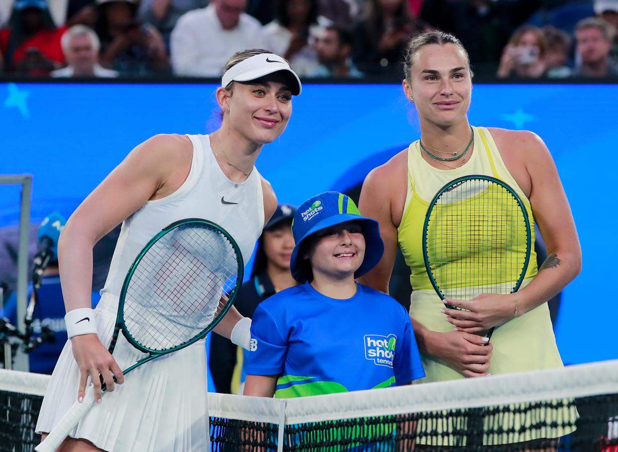 关于意大利网球队鏖战澳大利亚网球队，费德勒送出助攻的信息