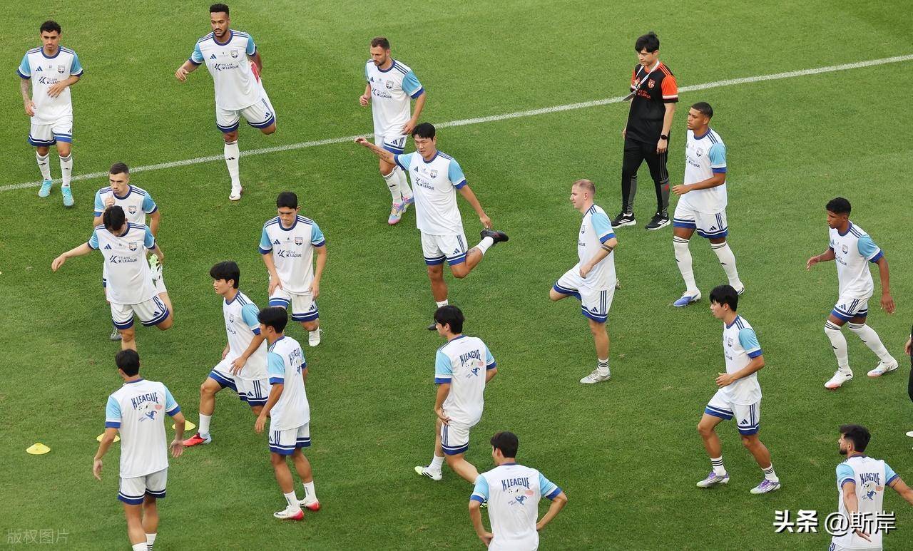 包含利兹联客场逆转击败哈德斯菲尔德,英超前四希望再现的词条 包含利兹联客场逆转击败哈德斯菲尔德,英超前四希望再现的词条