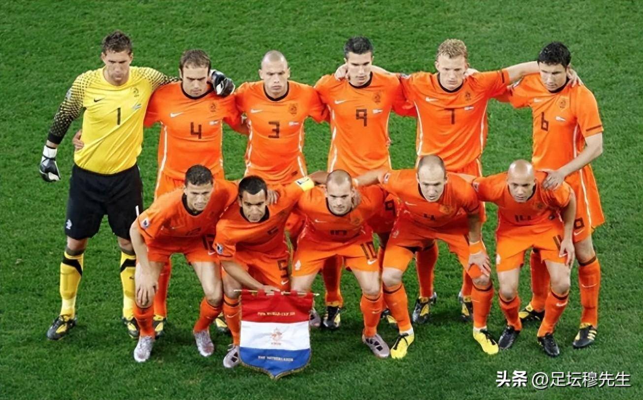 包含精彩比赛回顾:荷兰队取得胜利的词条 包含精彩比赛回顾:荷兰队取得胜利的词条