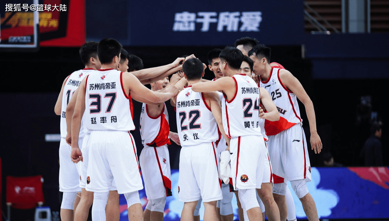 开云体育下载-外援助攻带队夺冠，双方实力强劲赛况激烈的简单介绍