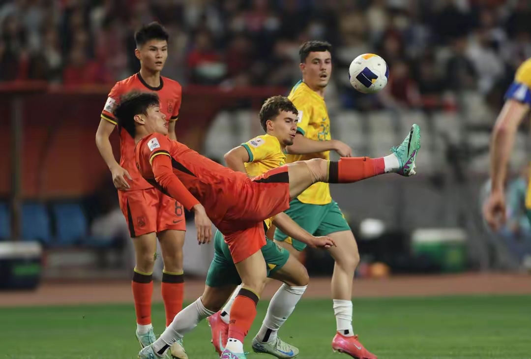 外援助攻带队夺冠，双方实力强劲赛况激烈的简单介绍