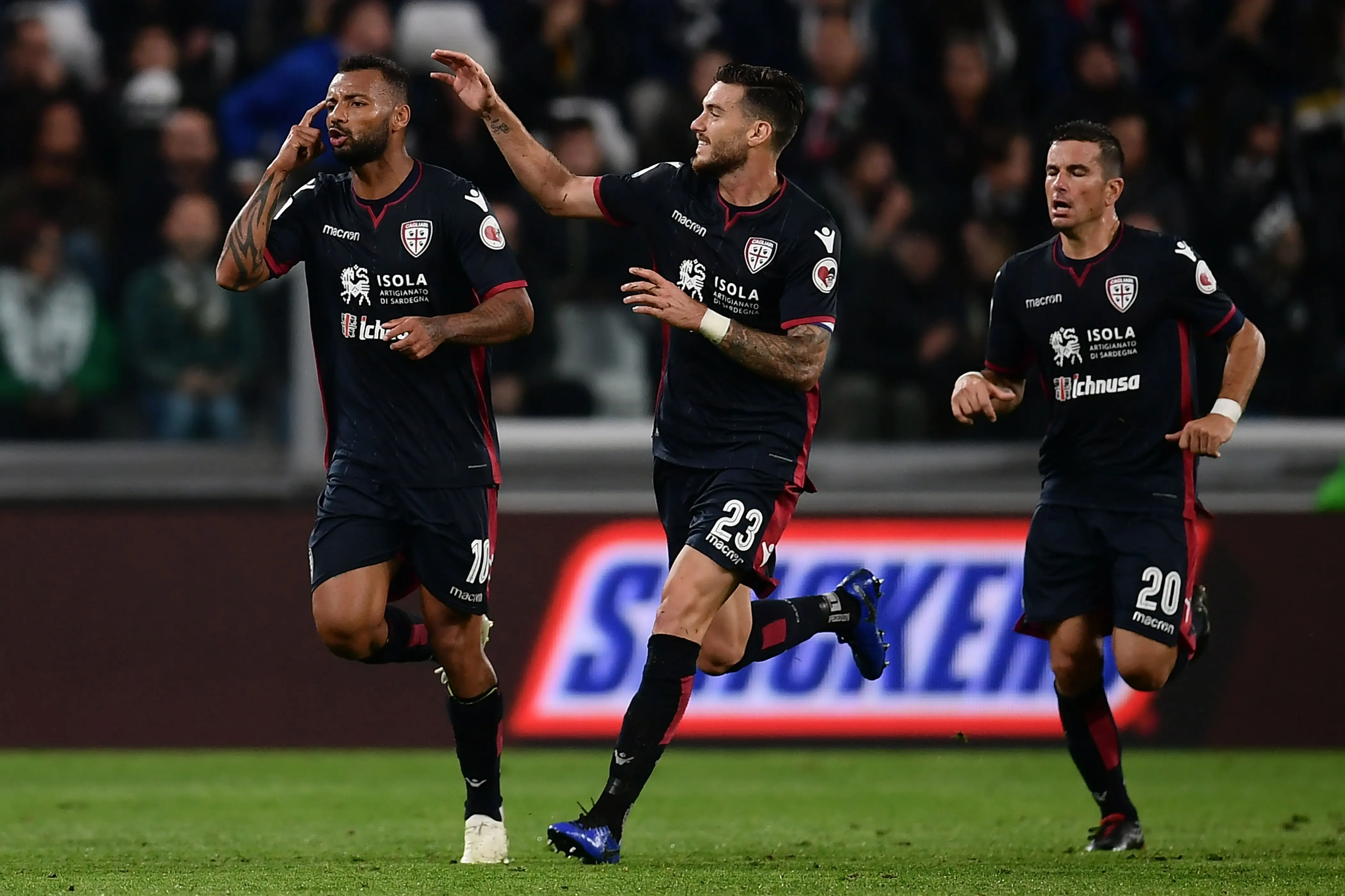 AC米兰大胜对手，继续领跑积分榜的简单介绍