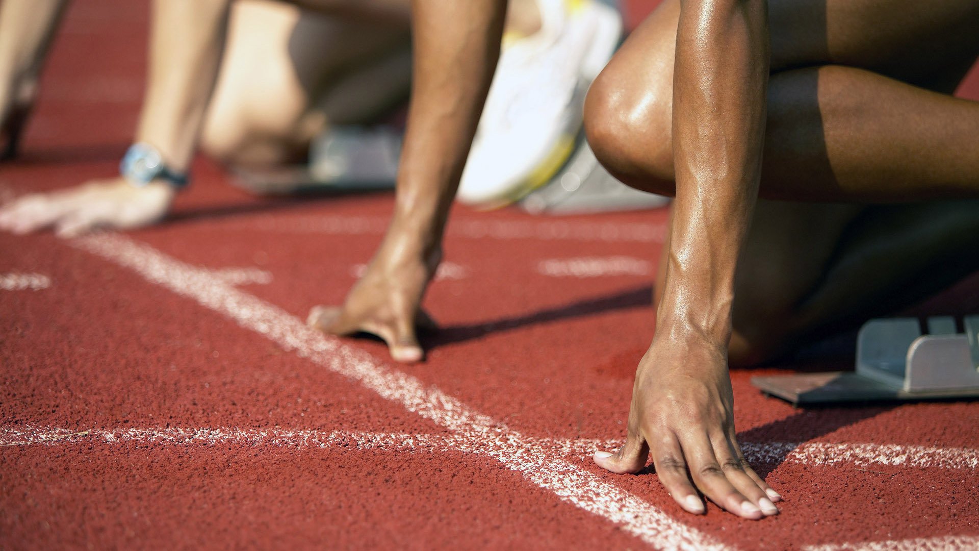 绝杀时刻,诺里斯高光闪耀,雷诺车队力压红牛改写赛道传奇